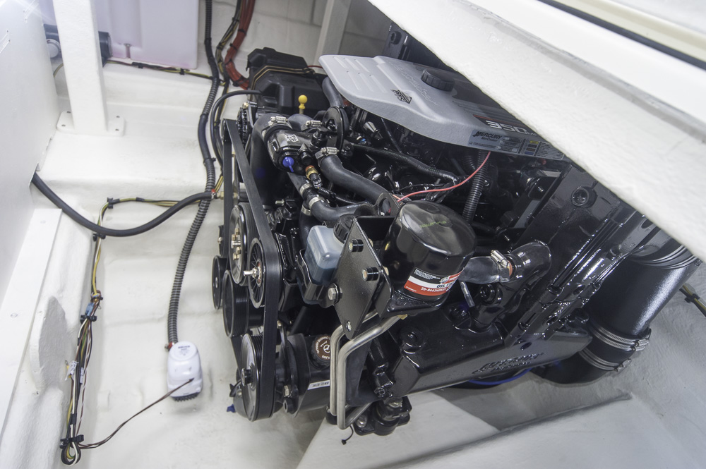 Aus der umfangreichen Motorenpalette stehen u.a. auch MerCruiser Innenborder mit Bravo 3 Antrieben zur Wahl. Foto: Dieter Wanke