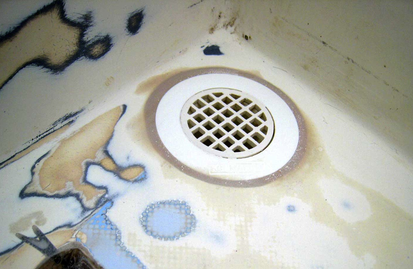 Sauber, aber.. auch die Abflussrohre müssen regelmäßig gereinigt werden. Foto: www.bristol29.com